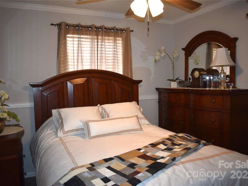 435 Forest Place, Lenoir, NC 28645.  MLS# CAR4218397, YatesRealty ID 12041. 