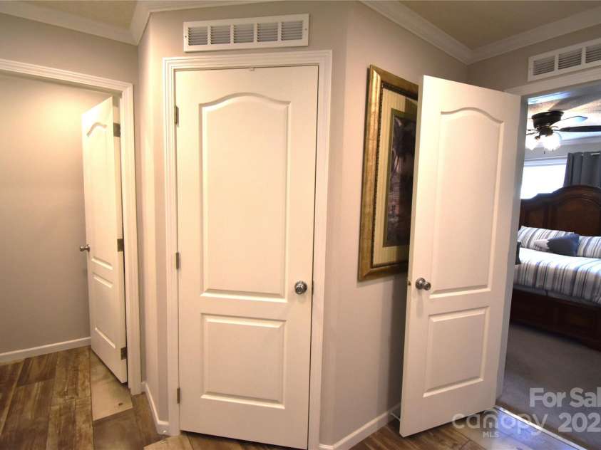 435 Forest Place, Lenoir, NC 28645.  MLS# CAR4218397, YatesRealty ID 12041. 