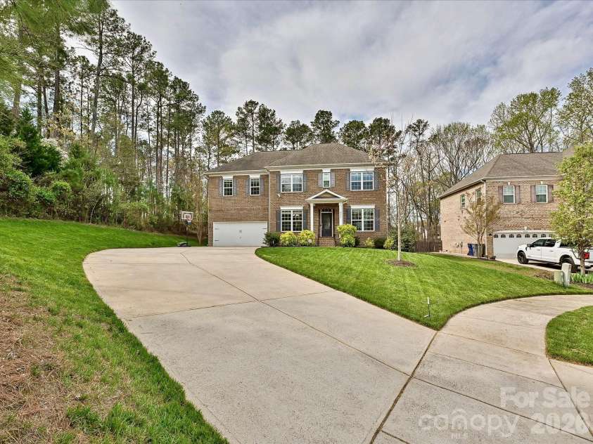 8044 Frances Haven Drive, Harrisburg, NC 28075.  MLS# CAR4359686, YatesRealty ID 12041. 