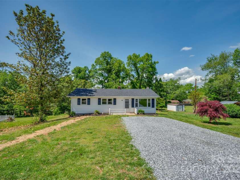 236 D Mathis Drive, Rutherfordton, NC 28139.  MLS# CAR4250820, YatesRealty ID 12042. 