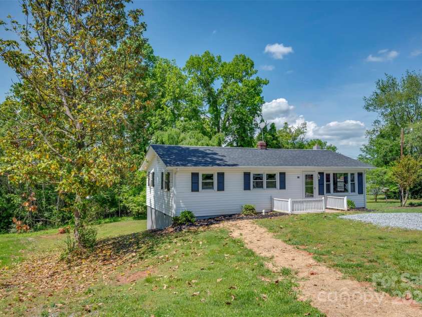 236 D Mathis Drive, Rutherfordton, NC 28139.  MLS# CAR4250820, YatesRealty ID 12042. 