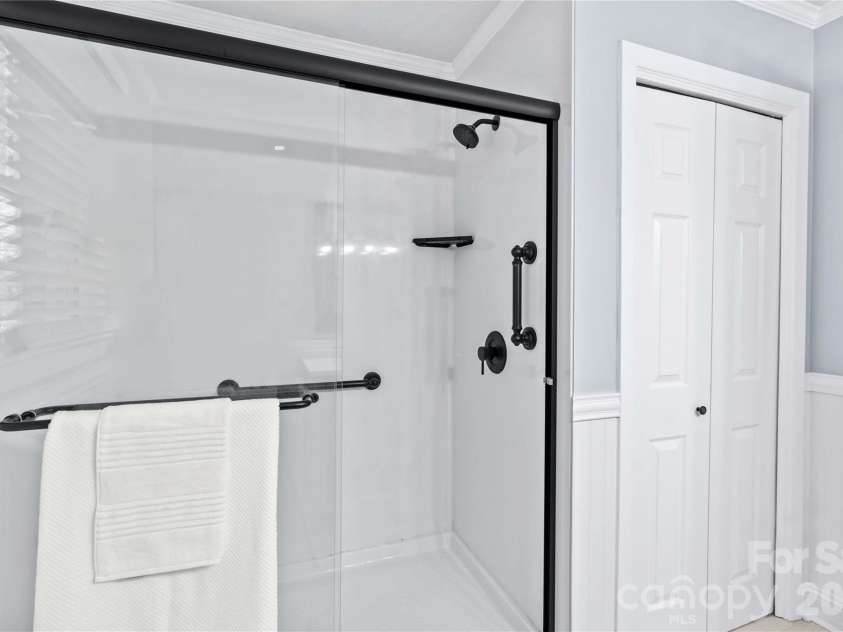 408 Sides Street, Rockwell, NC 28138.  MLS# CAR4357665, YatesRealty ID 12042. Main Bathroom