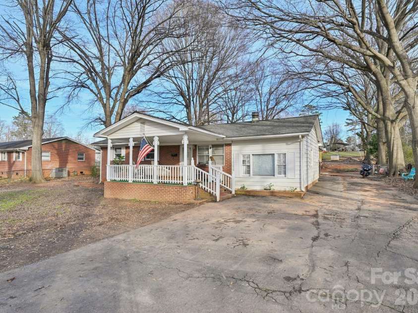 5075 Lewis Road, Gastonia, NC 28052.  MLS# CAR4347750, YatesRealty ID 12043. 