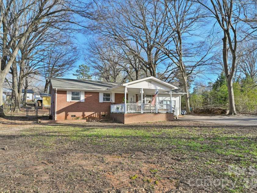 5075 Lewis Road, Gastonia, NC 28052.  MLS# CAR4347750, YatesRealty ID 12043. 