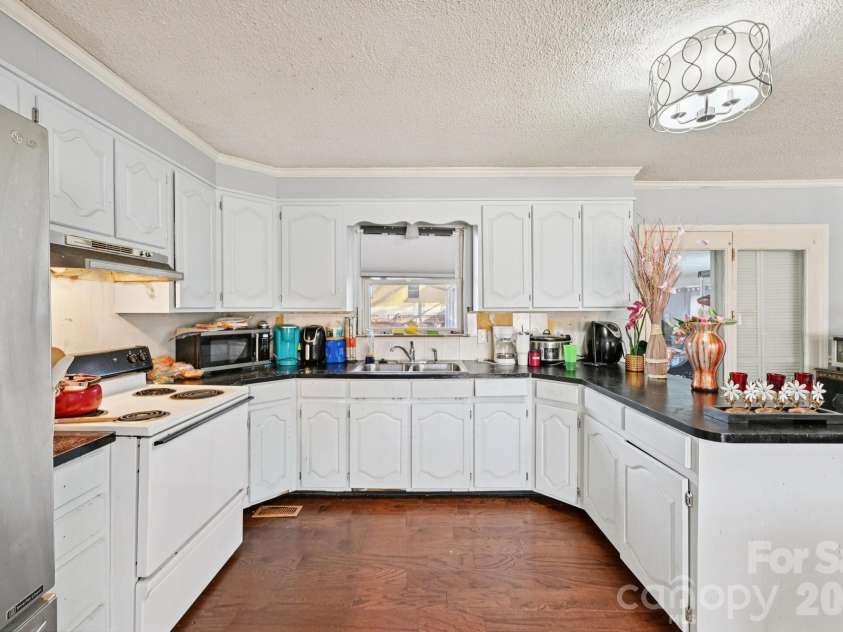 5075 Lewis Road, Gastonia, NC 28052.  MLS# CAR4347750, YatesRealty ID 12043. 