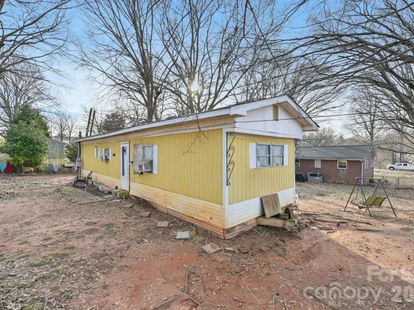 5075 Lewis Road, Gastonia, NC 28052.  MLS# CAR4347750, YatesRealty ID 12043. 
