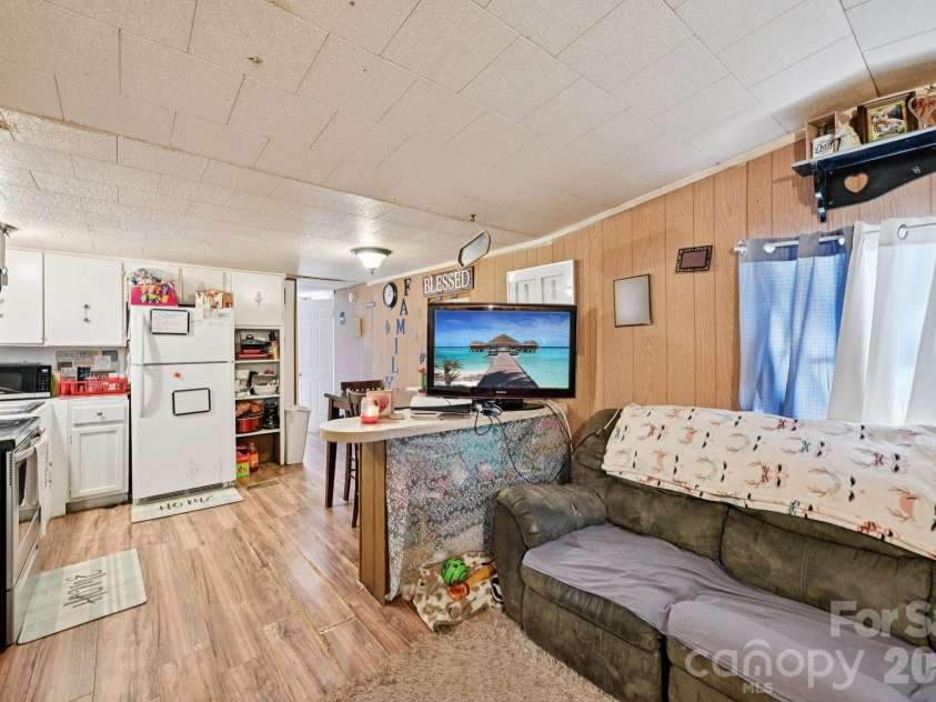 5075 Lewis Road, Gastonia, NC 28052.  MLS# CAR4347750, YatesRealty ID 12043. 