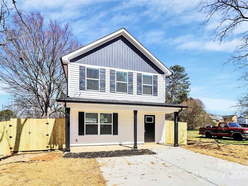624 Kerr Street, Salisbury, NC 28144.  MLS# CAR4251414, YatesRealty ID 12043. 