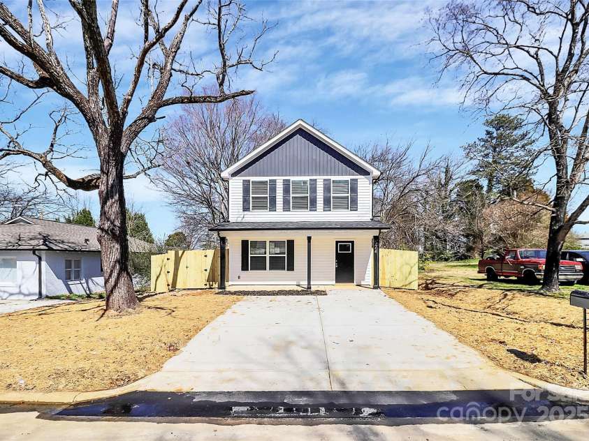 624 Kerr Street, Salisbury, NC 28144.  MLS# CAR4251414, YatesRealty ID 12043. 