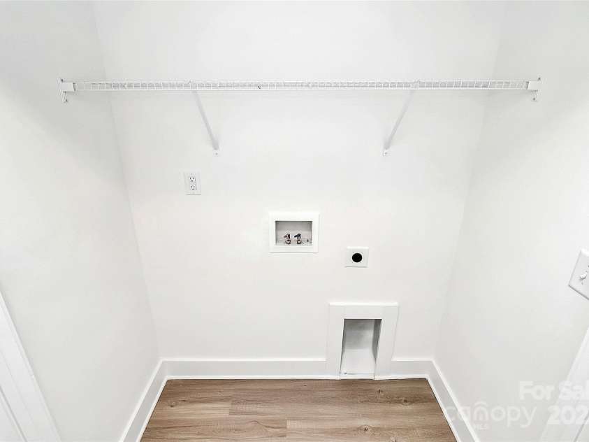 624 Kerr Street, Salisbury, NC 28144.  MLS# CAR4251414, YatesRealty ID 12043. Laundry on Main Floor!