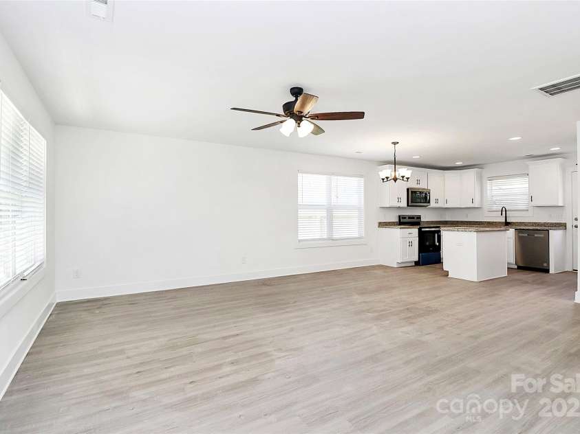 624 Kerr Street, Salisbury, NC 28144.  MLS# CAR4251414, YatesRealty ID 12043. Open Floorplan!