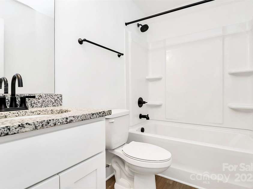 624 Kerr Street, Salisbury, NC 28144.  MLS# CAR4251414, YatesRealty ID 12043. Primary Bath