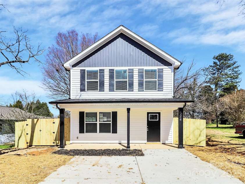 624 Kerr Street, Salisbury, NC 28144.  MLS# CAR4251414, YatesRealty ID 12043. Welcome to 624 W Kerr Street!