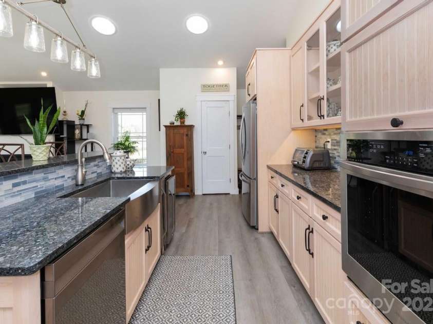2888 Beaverdam Road, Canton, NC 28716.  MLS# CAR4328967, YatesRealty ID 12045. 