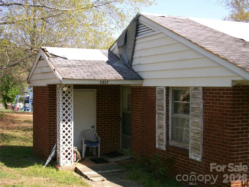 1317 Ross Drive, Albemarle, NC 28001.  MLS# CAR4362624, YatesRealty ID 12047. 