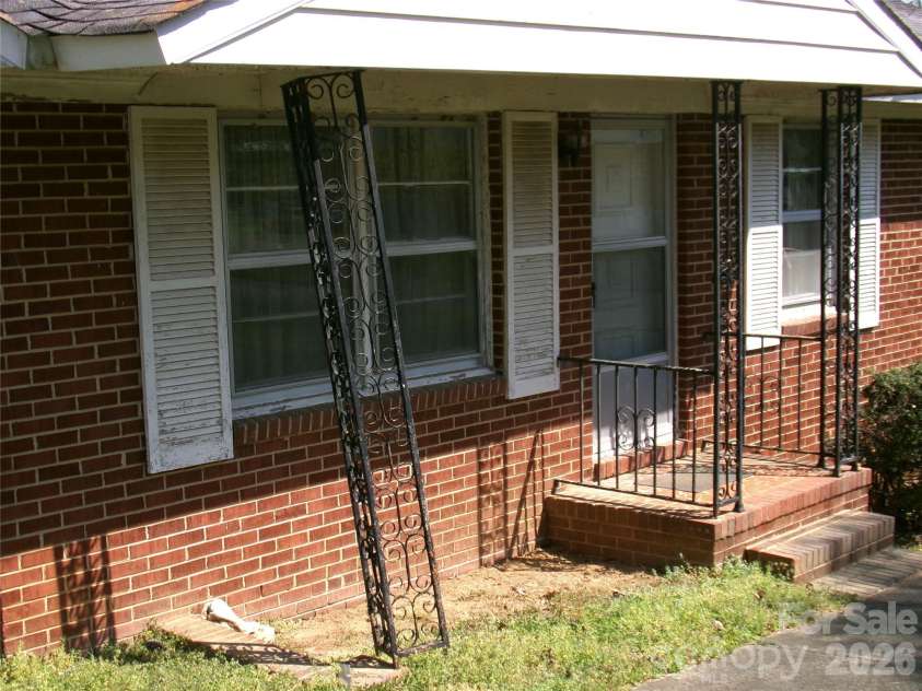 1317 Ross Drive, Albemarle, NC 28001.  MLS# CAR4362624, YatesRealty ID 12047. 