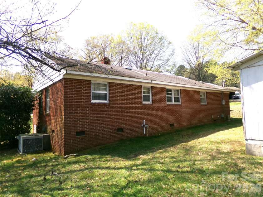 1317 Ross Drive, Albemarle, NC 28001.  MLS# CAR4362624, YatesRealty ID 12047. 