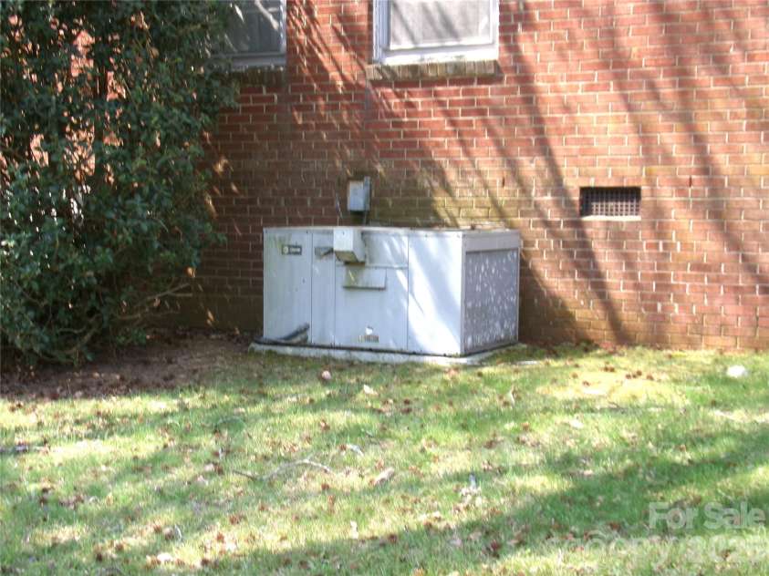 1317 Ross Drive, Albemarle, NC 28001.  MLS# CAR4362624, YatesRealty ID 12047. 