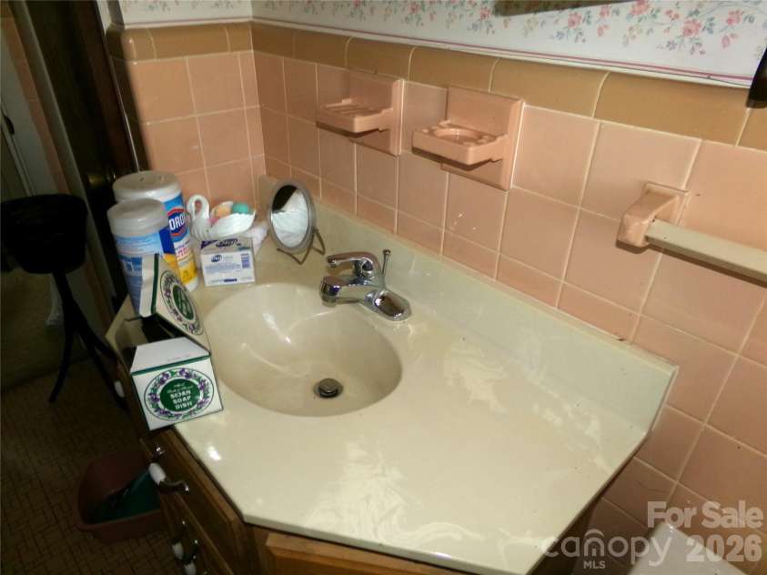 1317 Ross Drive, Albemarle, NC 28001.  MLS# CAR4362624, YatesRealty ID 12047. 