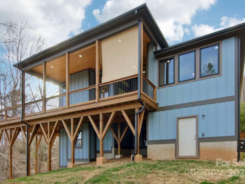 81 Camsyn Drive, Weaverville, NC 28787.  MLS# CAR4199630, YatesRealty ID 12048. 