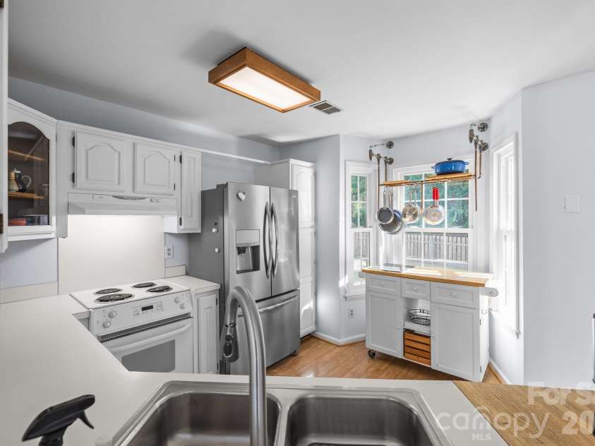 13914 Loch Loyal Drive, Charlotte, NC 28273.  MLS# CAR4363842, YatesRealty ID 12049. 