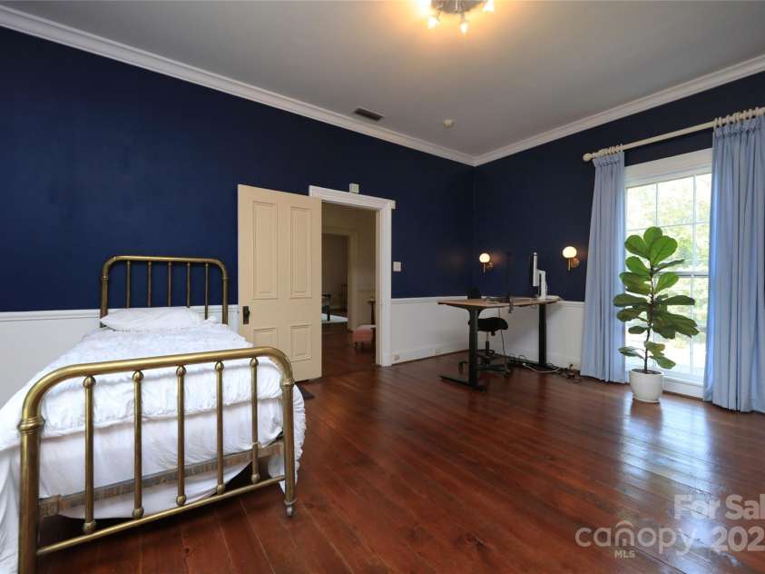 321 Bank Street, Salisbury, NC 28144.  MLS# CAR4255237, YatesRealty ID 12049. 