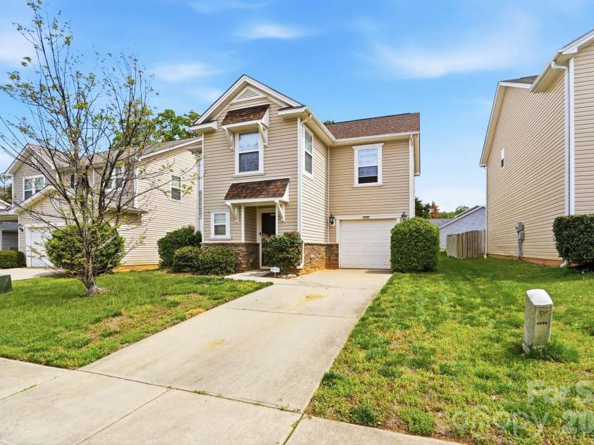 4404 Kiddle Lane, Monroe, NC 28110.  MLS# CAR4367451, YatesRealty ID 12050. 