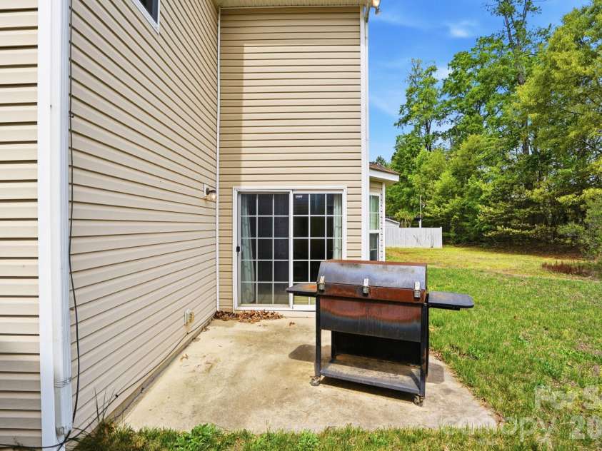 4404 Kiddle Lane, Monroe, NC 28110.  MLS# CAR4367451, YatesRealty ID 12050. 