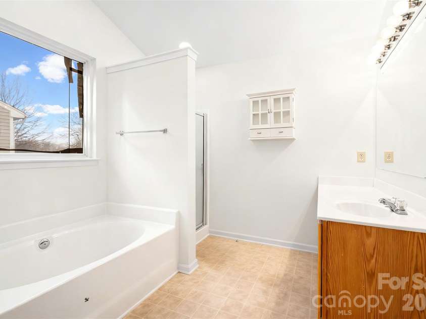 232 Wrayhill Drive, Charlotte, NC 28262.  MLS# CAR4352639, YatesRealty ID 12051. Primary Bathroom