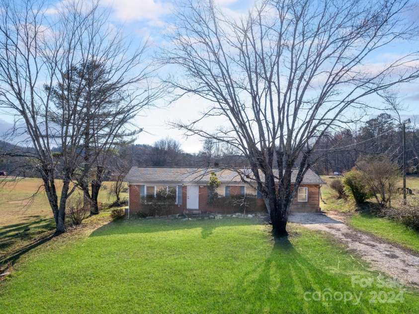 454 Mount Pleasant Road, Marion, NC 28752.  MLS# CAR4204255, YatesRealty ID 12051. 