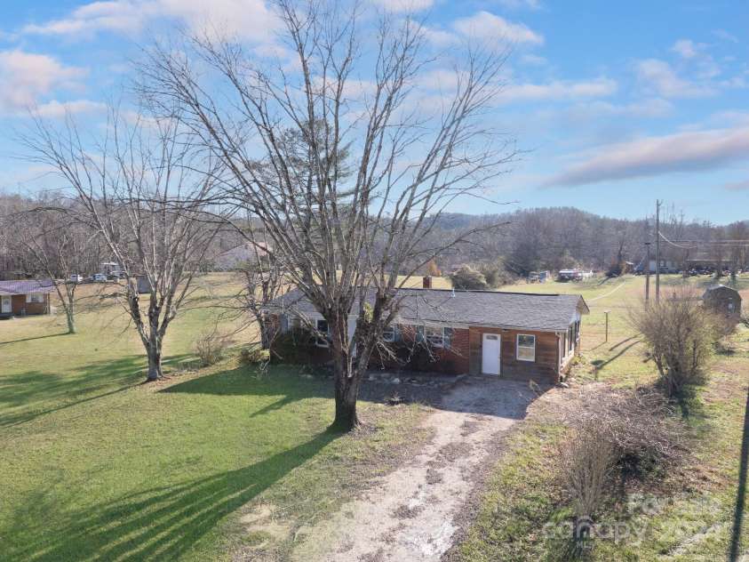 454 Mount Pleasant Road, Marion, NC 28752.  MLS# CAR4204255, YatesRealty ID 12051. 