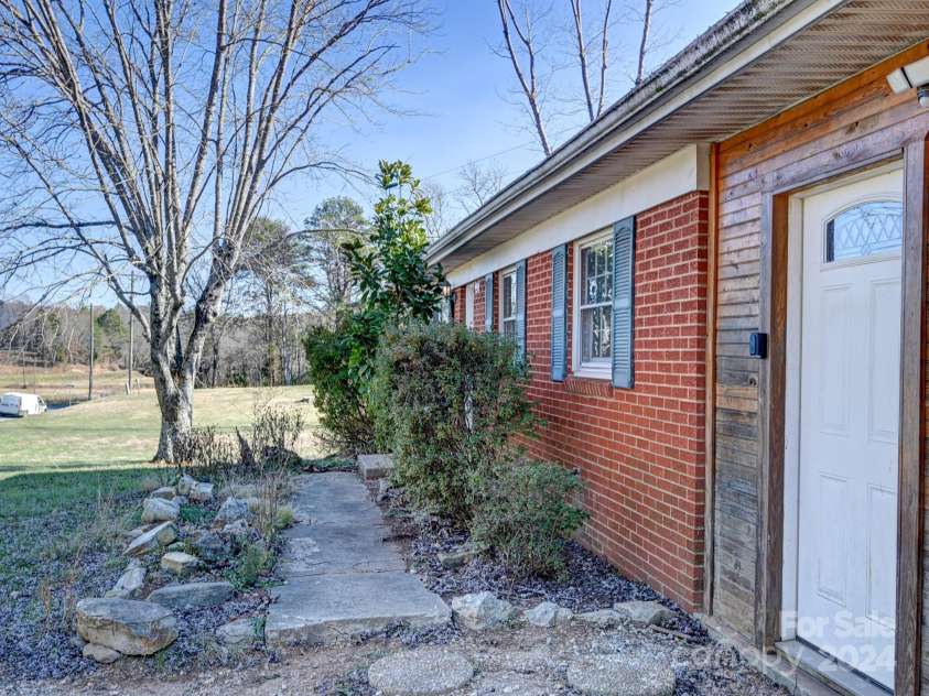 454 Mount Pleasant Road, Marion, NC 28752.  MLS# CAR4204255, YatesRealty ID 12051. 
