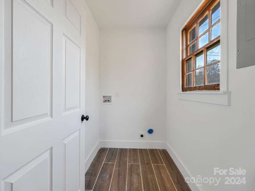 454 Mount Pleasant Road, Marion, NC 28752.  MLS# CAR4204255, YatesRealty ID 12051. 