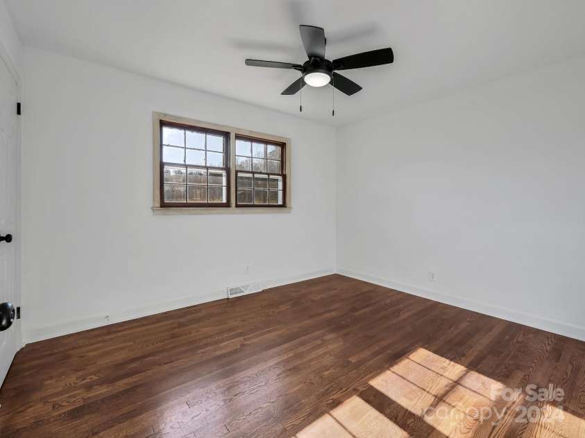 454 Mount Pleasant Road, Marion, NC 28752.  MLS# CAR4204255, YatesRealty ID 12051. 