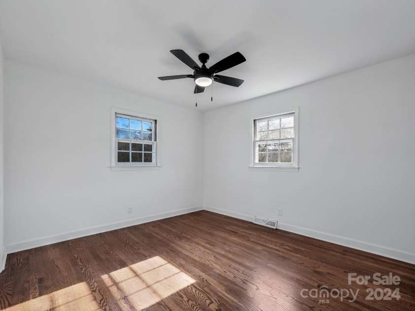 454 Mount Pleasant Road, Marion, NC 28752.  MLS# CAR4204255, YatesRealty ID 12051. 