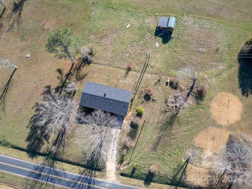 454 Mount Pleasant Road, Marion, NC 28752.  MLS# CAR4204255, YatesRealty ID 12051. 