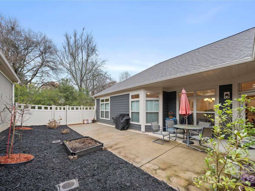 7909 Parknoll Drive, Huntersville, NC 28078.  MLS# CAR4235684, YatesRealty ID 12052. 