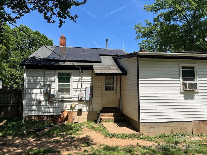 1212 Meadow Lane, Charlotte, NC 28205.  MLS# CAR4253668, YatesRealty ID 12053. 