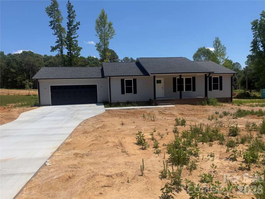 2019 Pineview Drive, Shelby, NC 28150.  MLS# CAR4337865, YatesRealty ID 12053. 