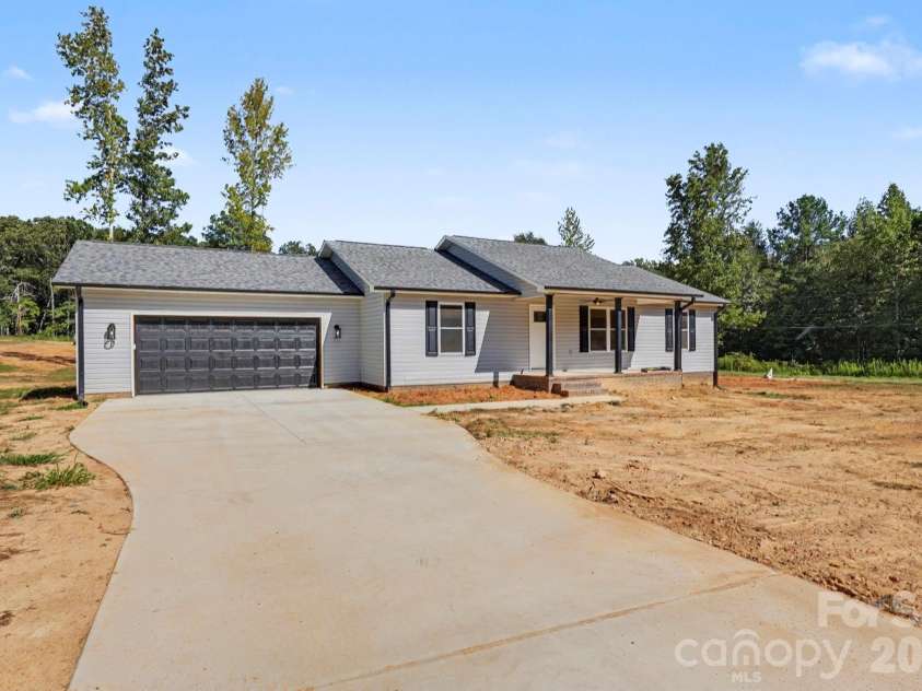 2019 Pineview Drive, Shelby, NC 28150.  MLS# CAR4337865, YatesRealty ID 12053. 