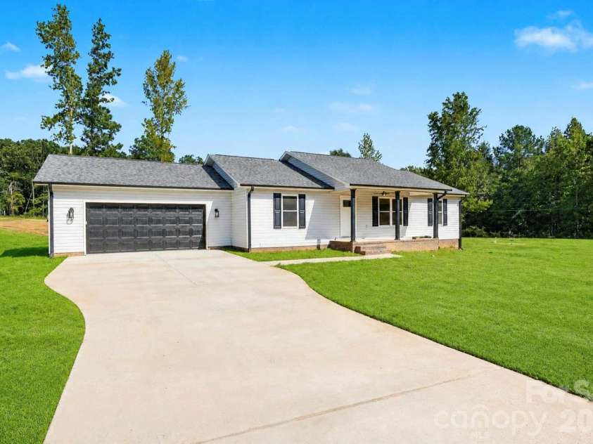 2019 Pineview Drive, Shelby, NC 28150.  MLS# CAR4337865, YatesRealty ID 12053. 