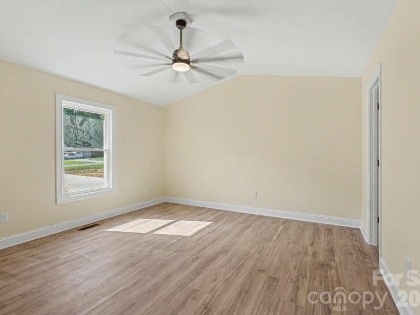 2019 Pineview Drive, Shelby, NC 28150.  MLS# CAR4337865, YatesRealty ID 12053. 