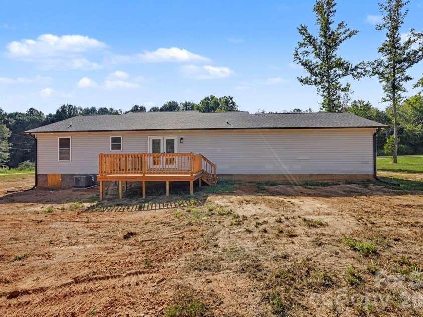 2019 Pineview Drive, Shelby, NC 28150.  MLS# CAR4337865, YatesRealty ID 12053. 
