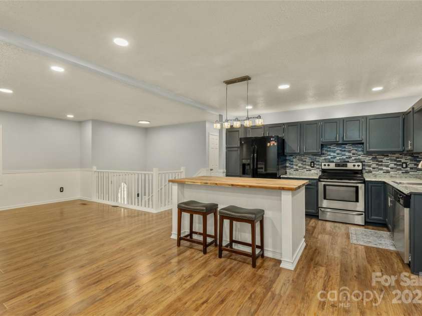 186 Brookshire Road, Leicester, NC 28748.  MLS# CAR4317548, YatesRealty ID 12054. 