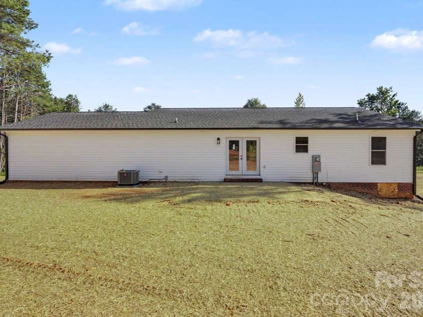 3620 Arrowhead Road, Shelby, NC 28150.  MLS# CAR4338097, YatesRealty ID 12054. 