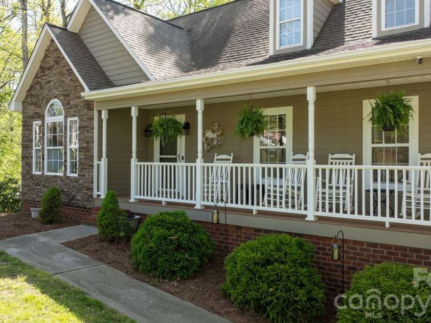 104 Buck Shoals Circle, Hudson, NC 28638.  MLS# CAR4368354, YatesRealty ID 12055. 