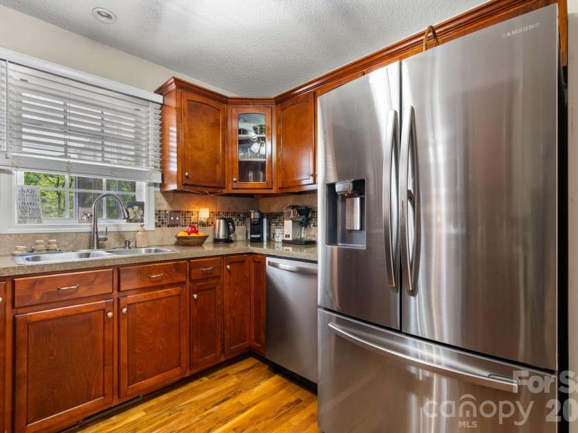 104 Buck Shoals Circle, Hudson, NC 28638.  MLS# CAR4368354, YatesRealty ID 12055. 