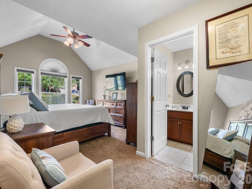104 Buck Shoals Circle, Hudson, NC 28638.  MLS# CAR4368354, YatesRealty ID 12055. 