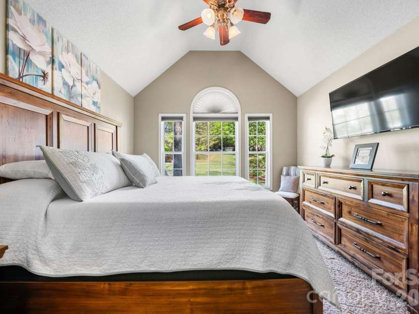 104 Buck Shoals Circle, Hudson, NC 28638.  MLS# CAR4368354, YatesRealty ID 12055. 