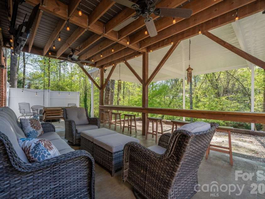 104 Buck Shoals Circle, Hudson, NC 28638.  MLS# CAR4368354, YatesRealty ID 12055. 